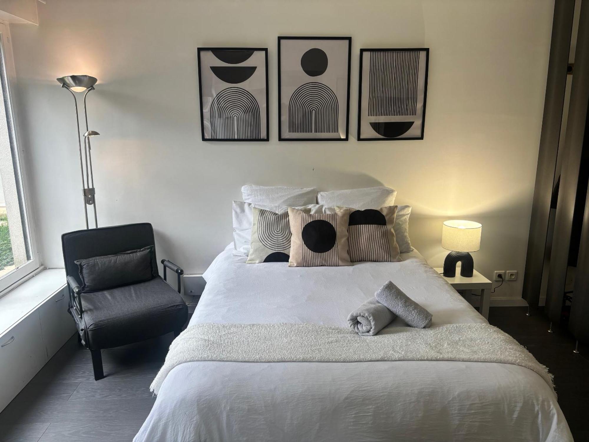 Appartement Studio Au Calme à Montreuil  Extérieur photo